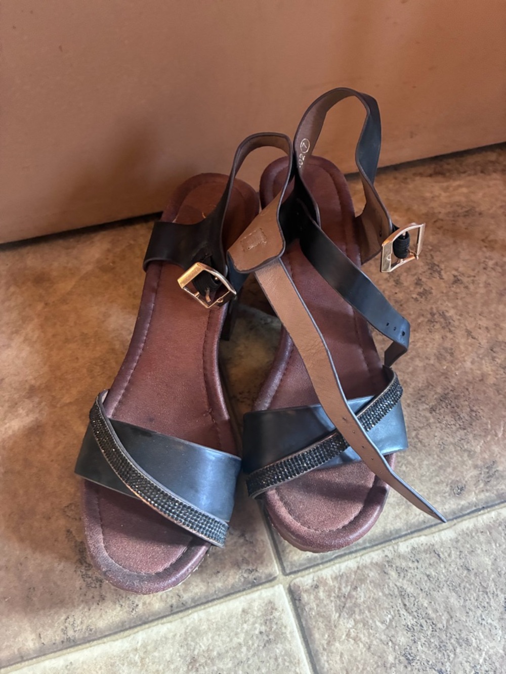 Nature Breeze Black and Brown Slingback Sandals with Buckle Accent